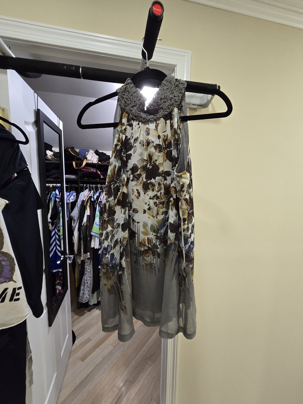 One-Shoulder Floral Tunic Dress in Gray and Cream